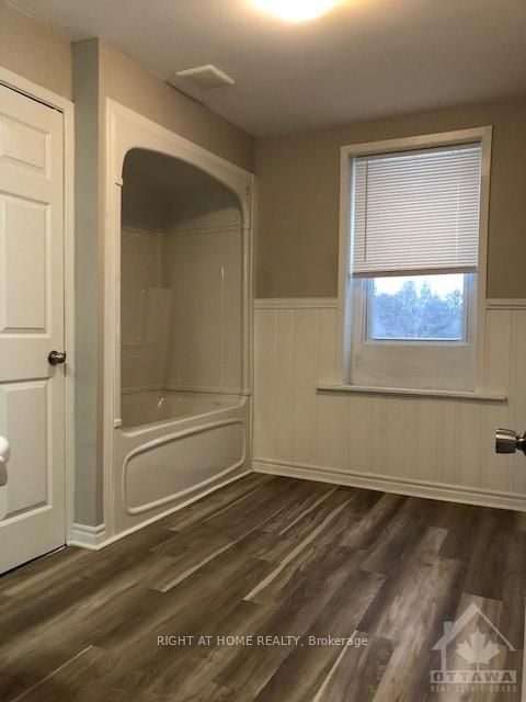 31 Townline Rd E Property Photo 15