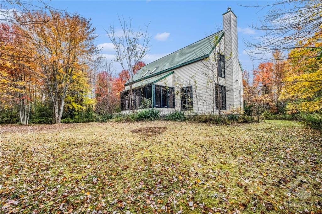 10 Meadowglen Circ Property Photo 1