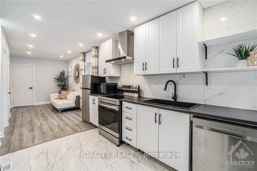 640 Somerset St W Property Photo 2