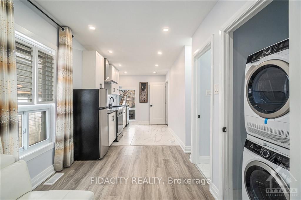 640 Somerset St W Property Photo 3