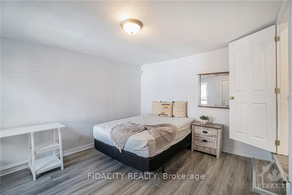 640 Somerset St W Property Photo 7