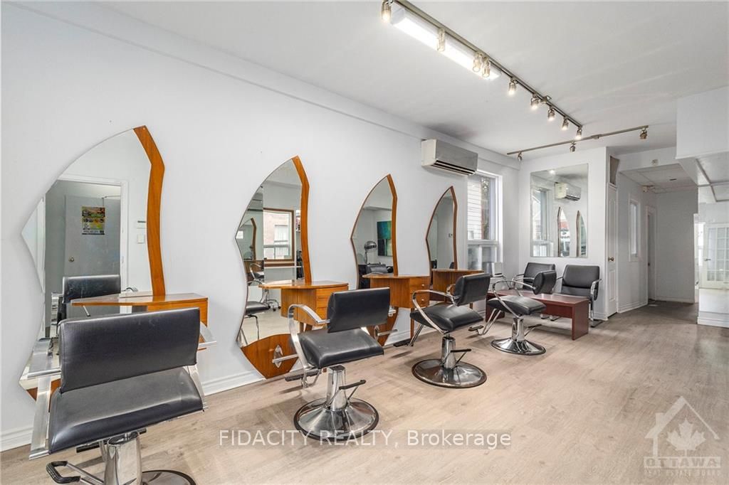 640 Somerset St W Property Photo 20