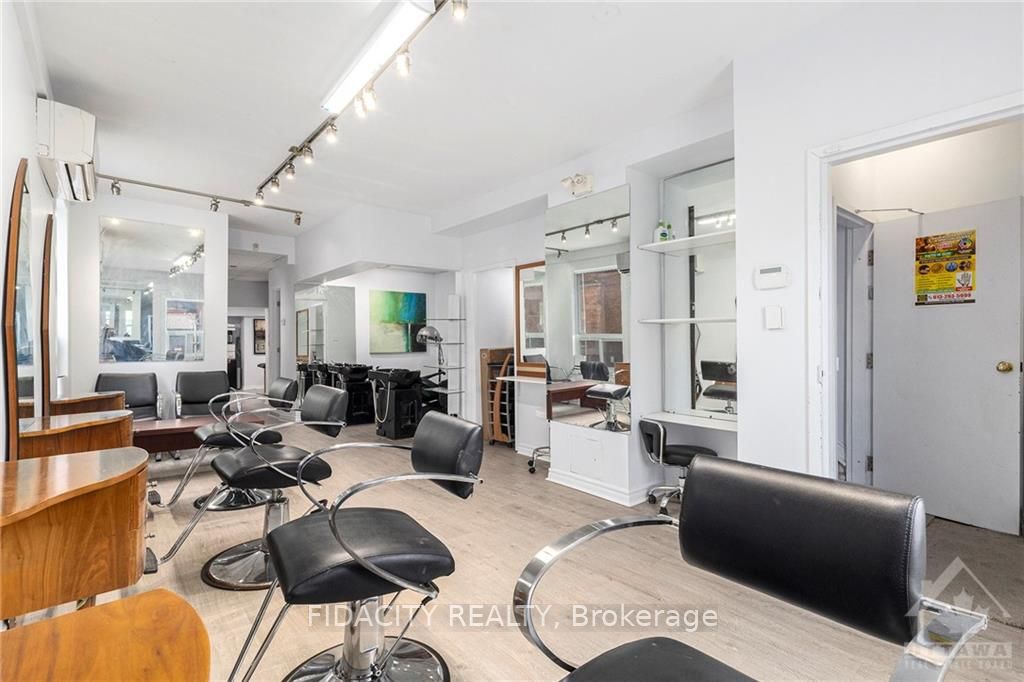 640 Somerset St W Property Photo 21