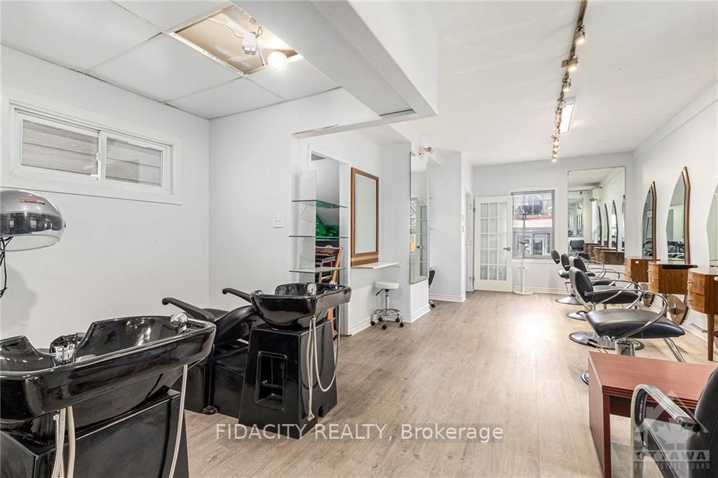 640 Somerset St W Property Photo 22