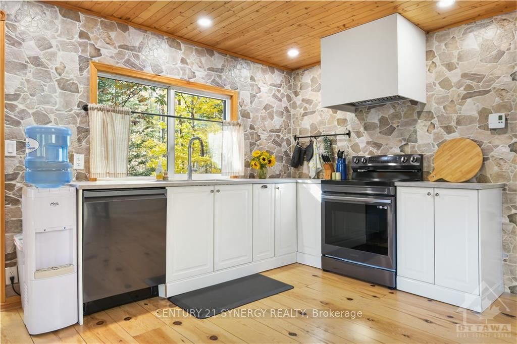 2255 B Calabogie Road Property Photo 9