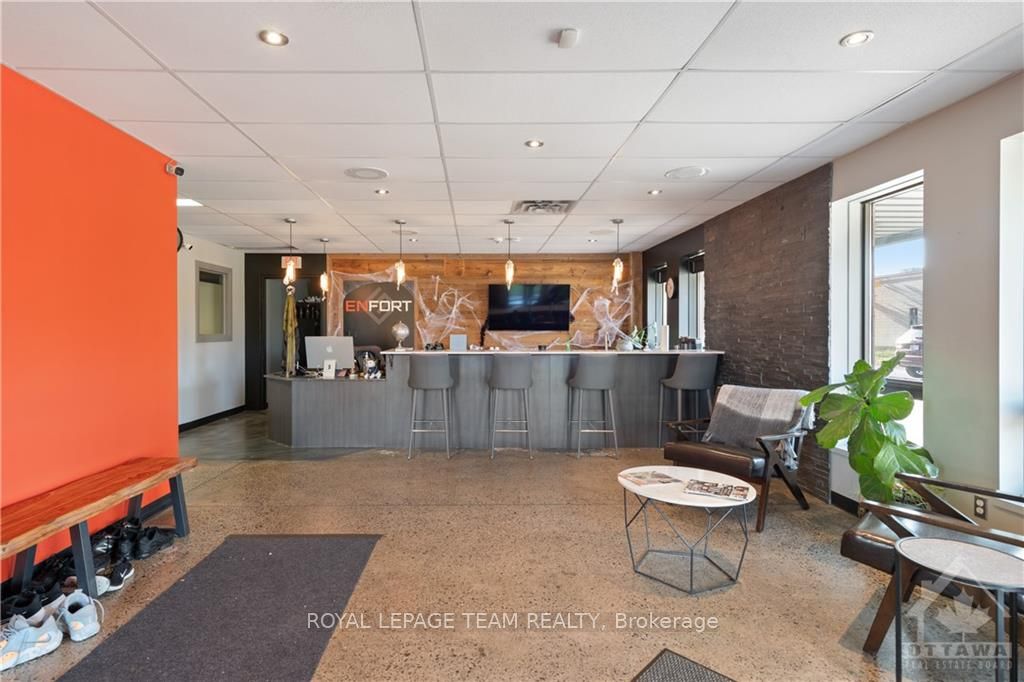 46 Colonnade Road Property Photo 2