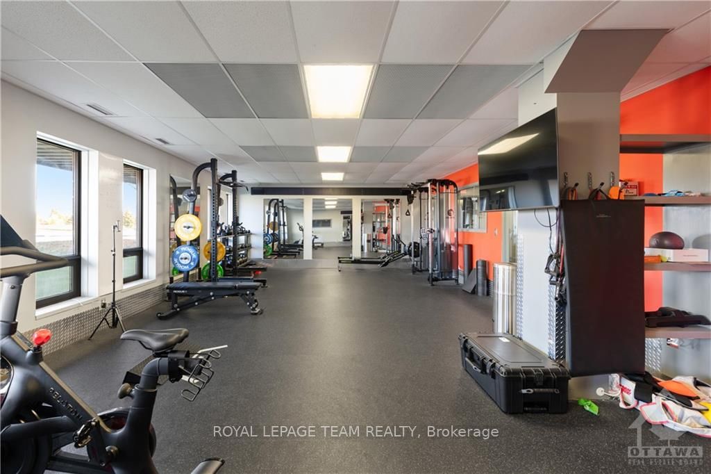 46 Colonnade Road Property Photo 5