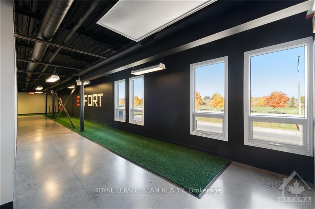 46 Colonnade Road Property Photo 8