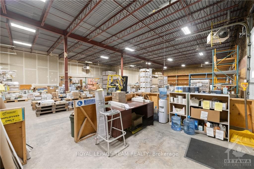 46 Colonnade Road Property Photo 16