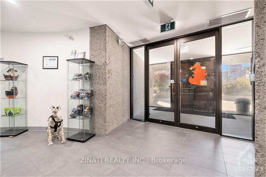 2300 Carling Avenue Property Photo 8