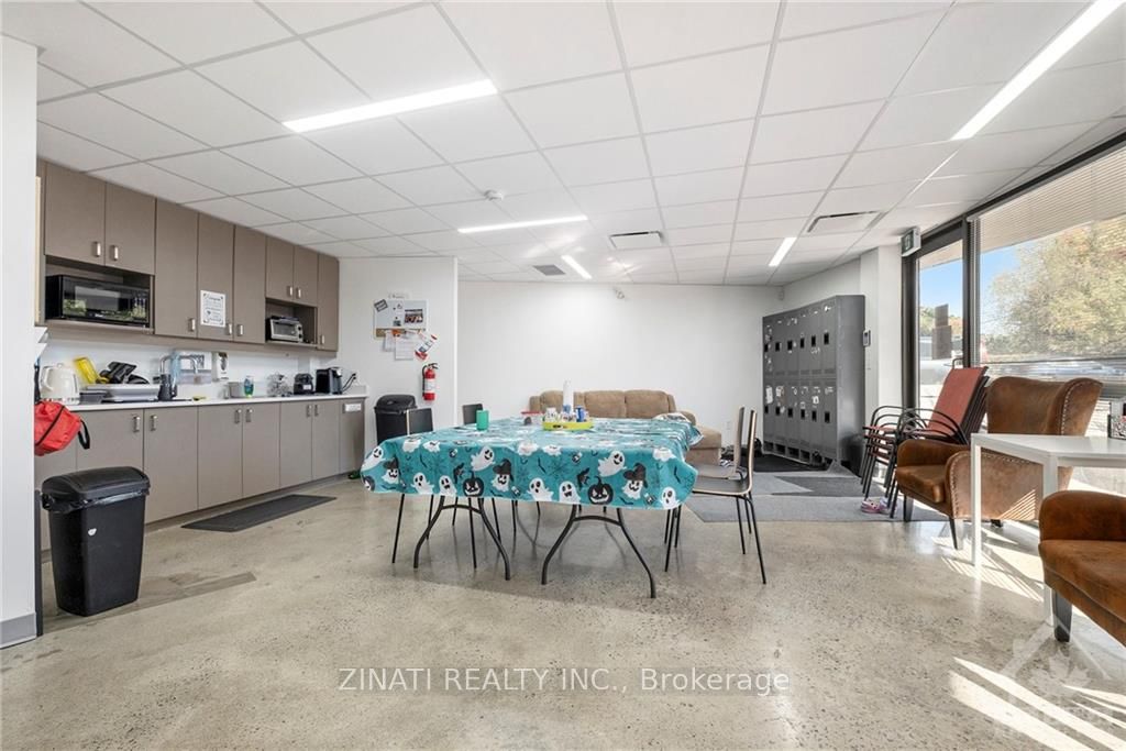 2300 Carling Avenue Property Photo 19