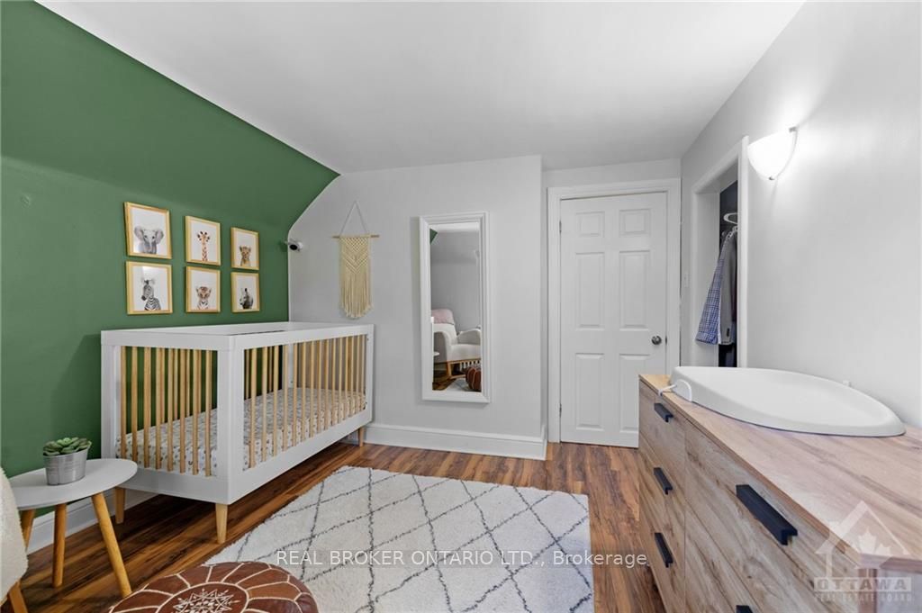 337 Carleton Ave Property Photo 10