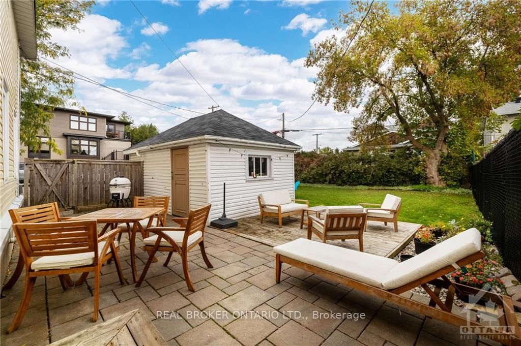 337 Carleton Ave Property Photo 13