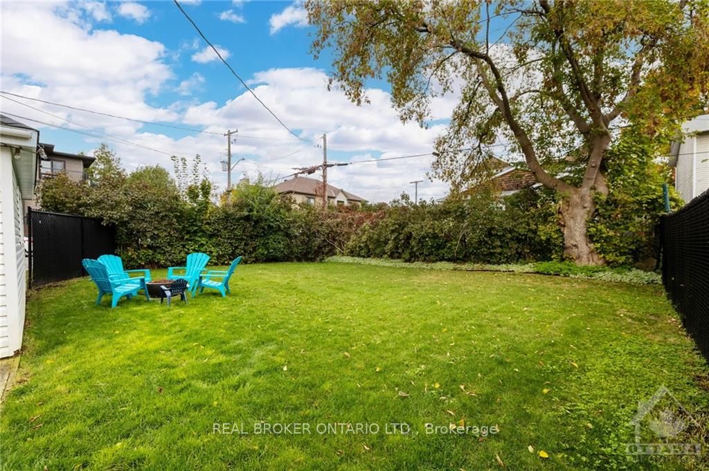 337 Carleton Ave Property Photo 14