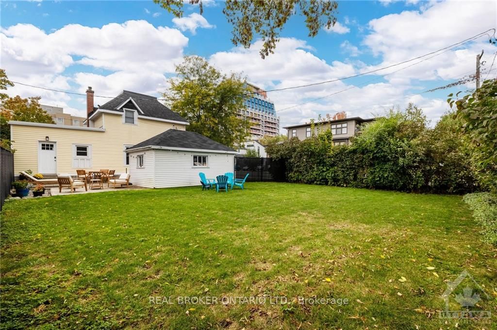 337 Carleton Ave Property Photo 15