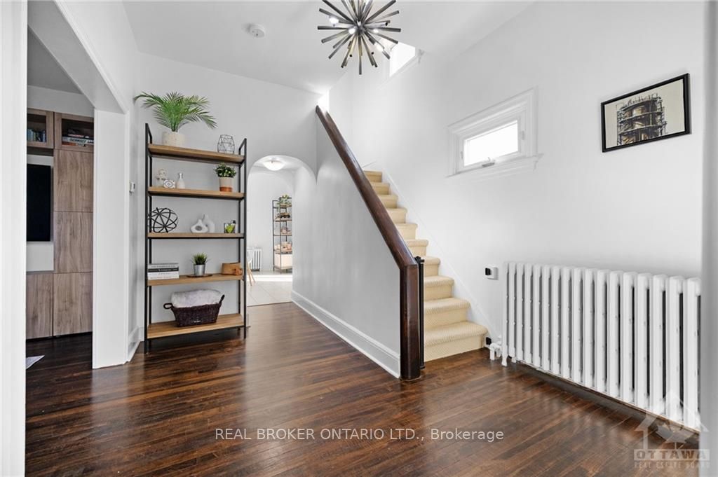 337 Carleton Ave Property Photo 17