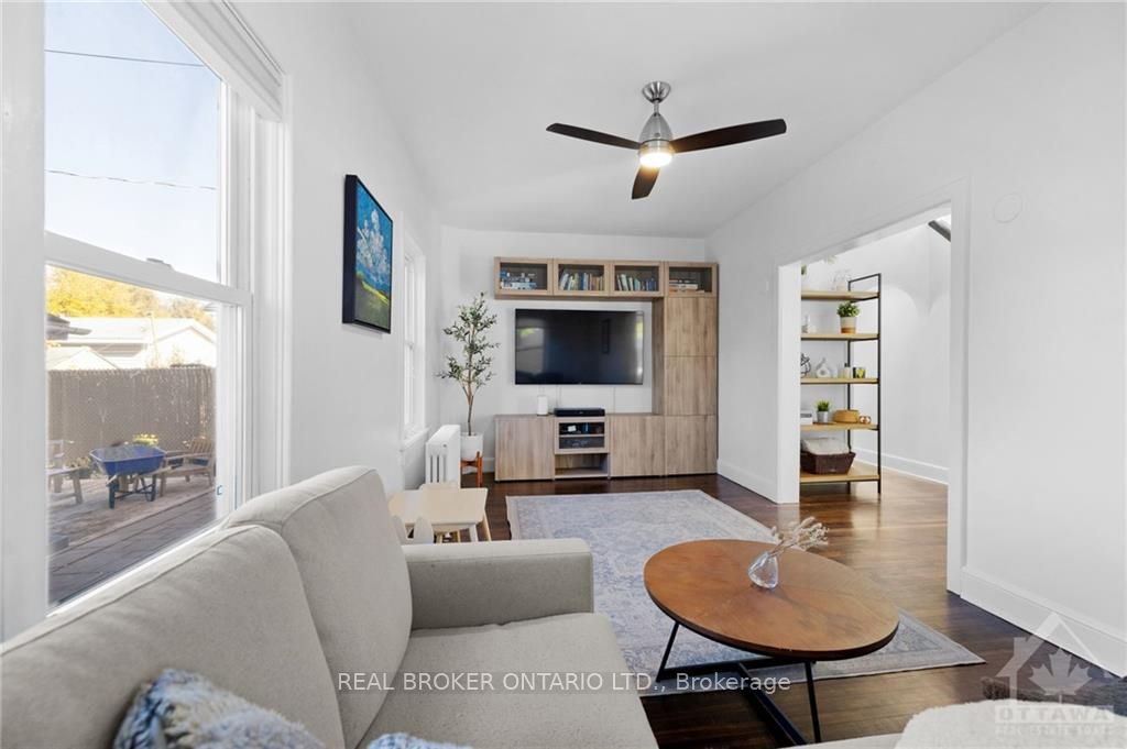 337 Carleton Ave Property Photo 18