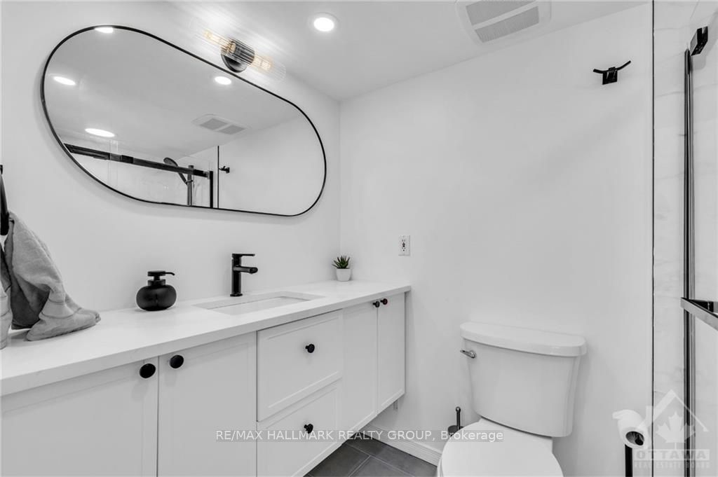 33 Charles St Property Photo 13