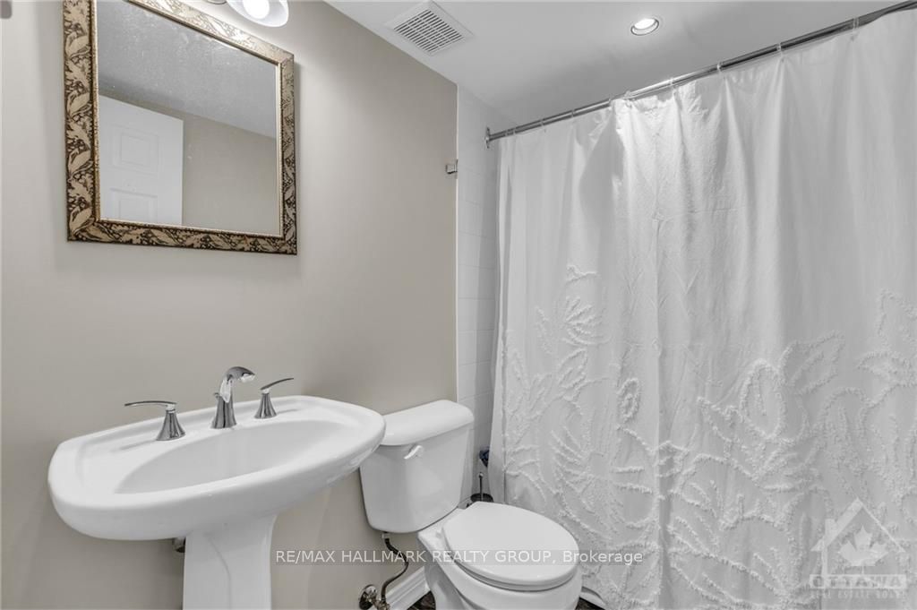 33 Charles St Property Photo 19