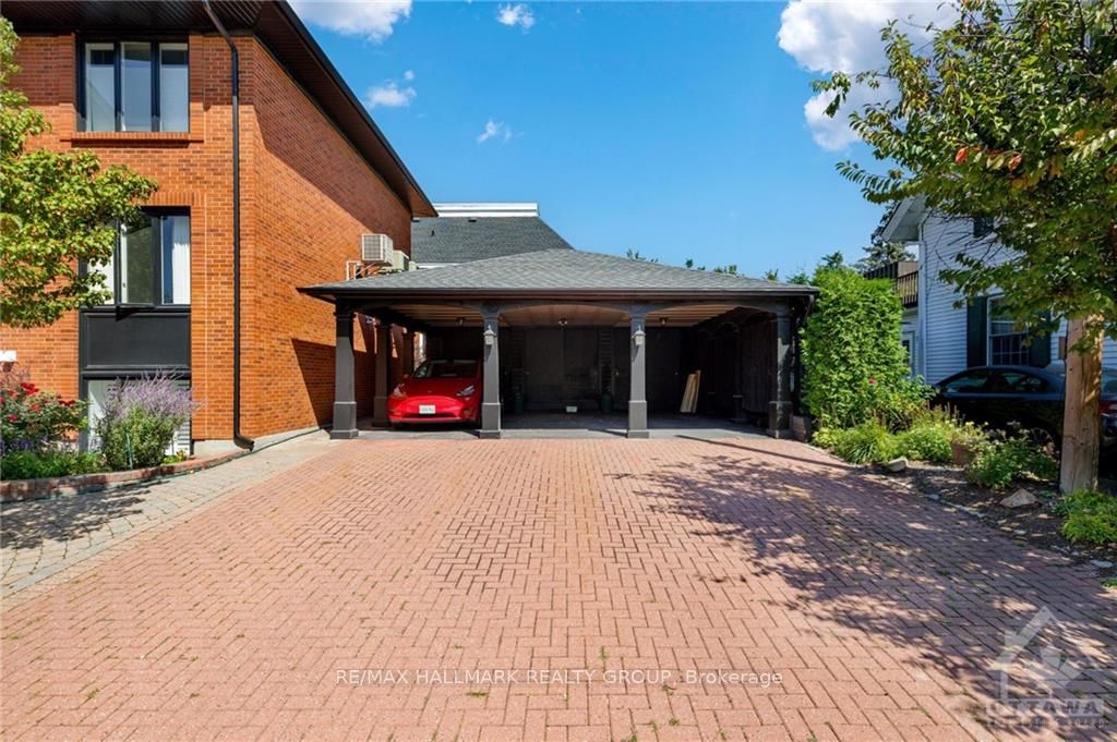33 Charles St Property Photo 24