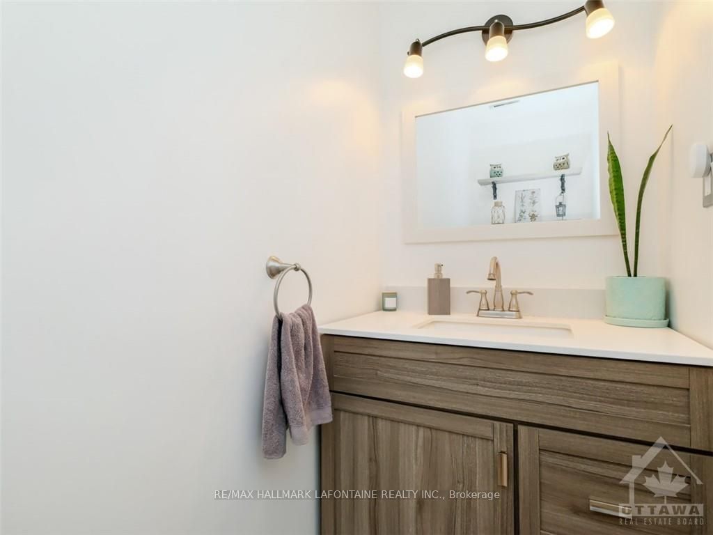 1659 Lafrance Dr Property Photo 4