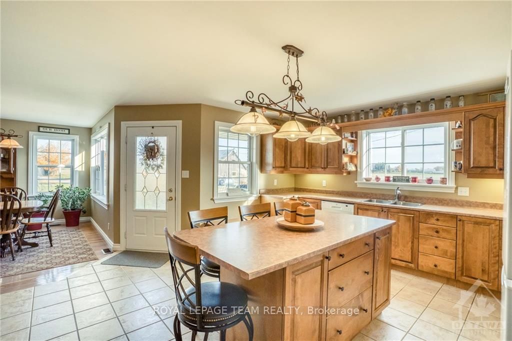 6443 Martin Street Property Photo 4