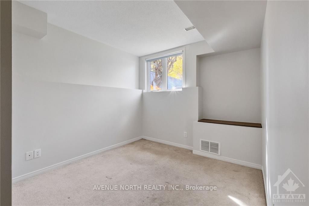 103 Strathaven Property Photo 5