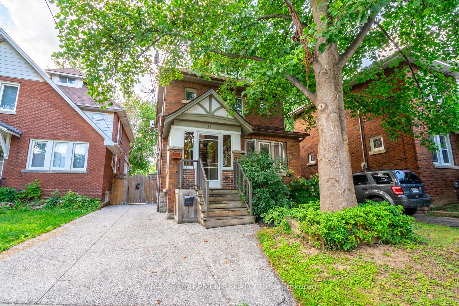 56 Newton Ave Property Photo 1
