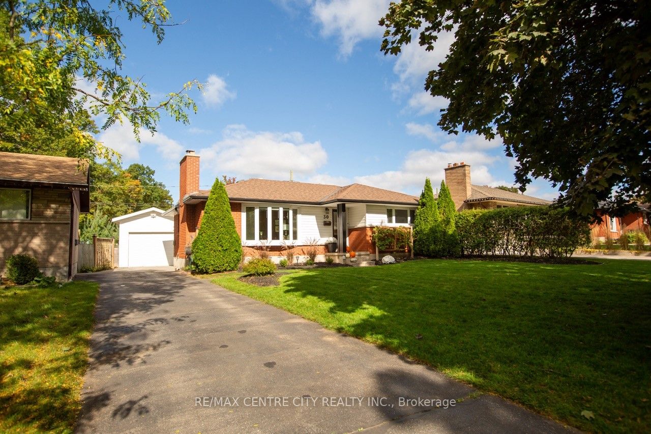 30 Algonquin Cres Property Photo