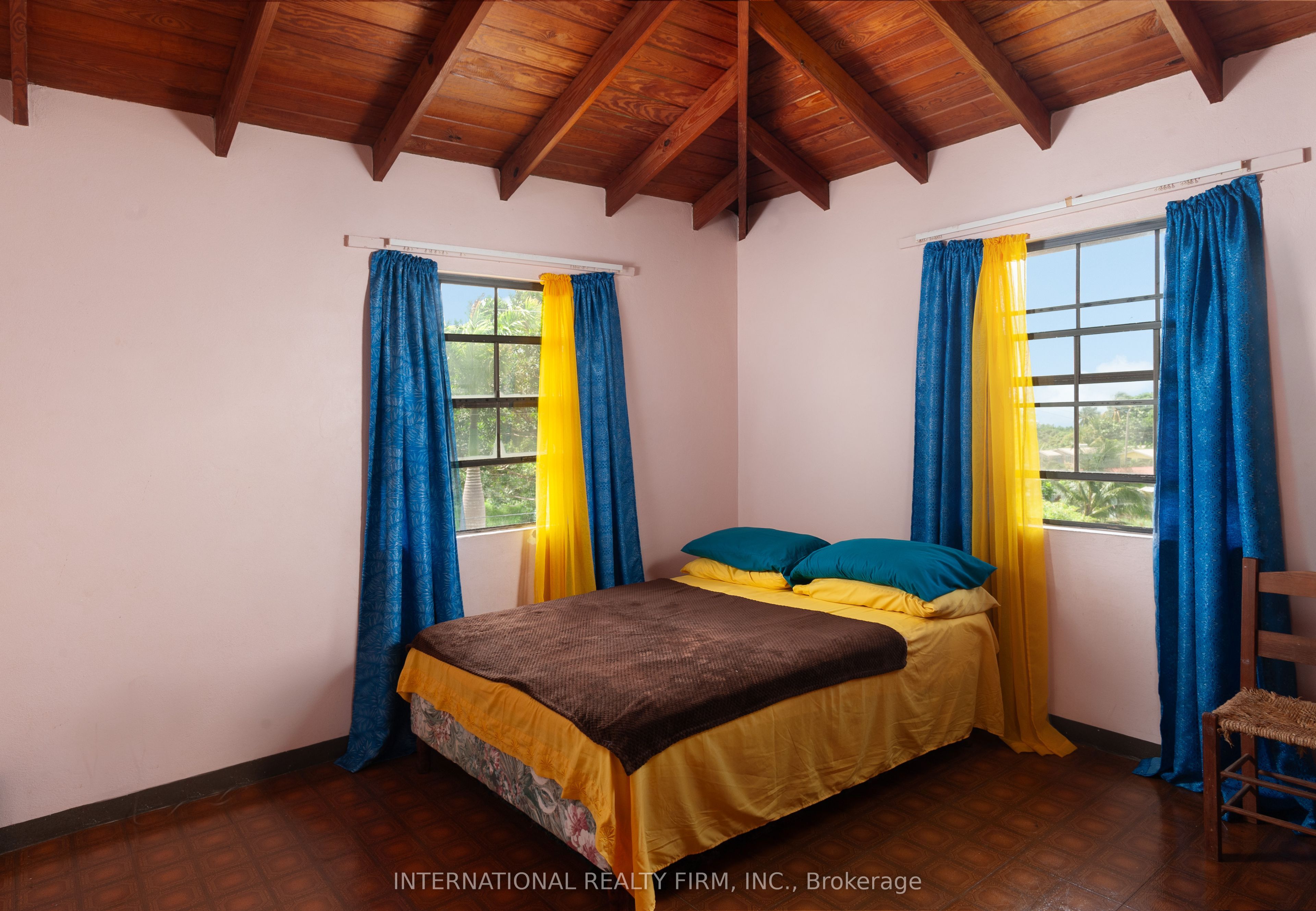 2 Vault Road Property Photo 16