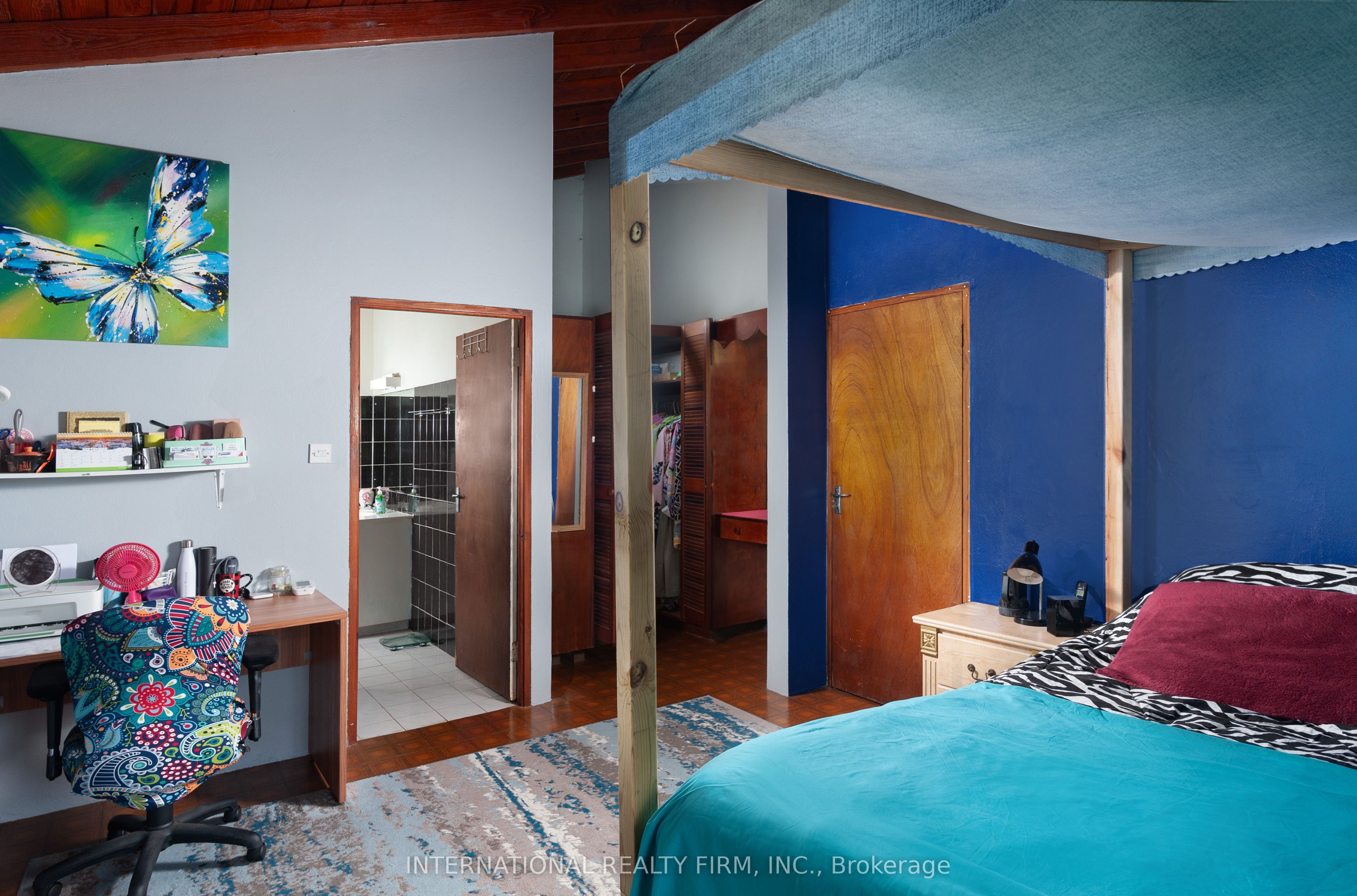 2 Vault Road Property Photo 18