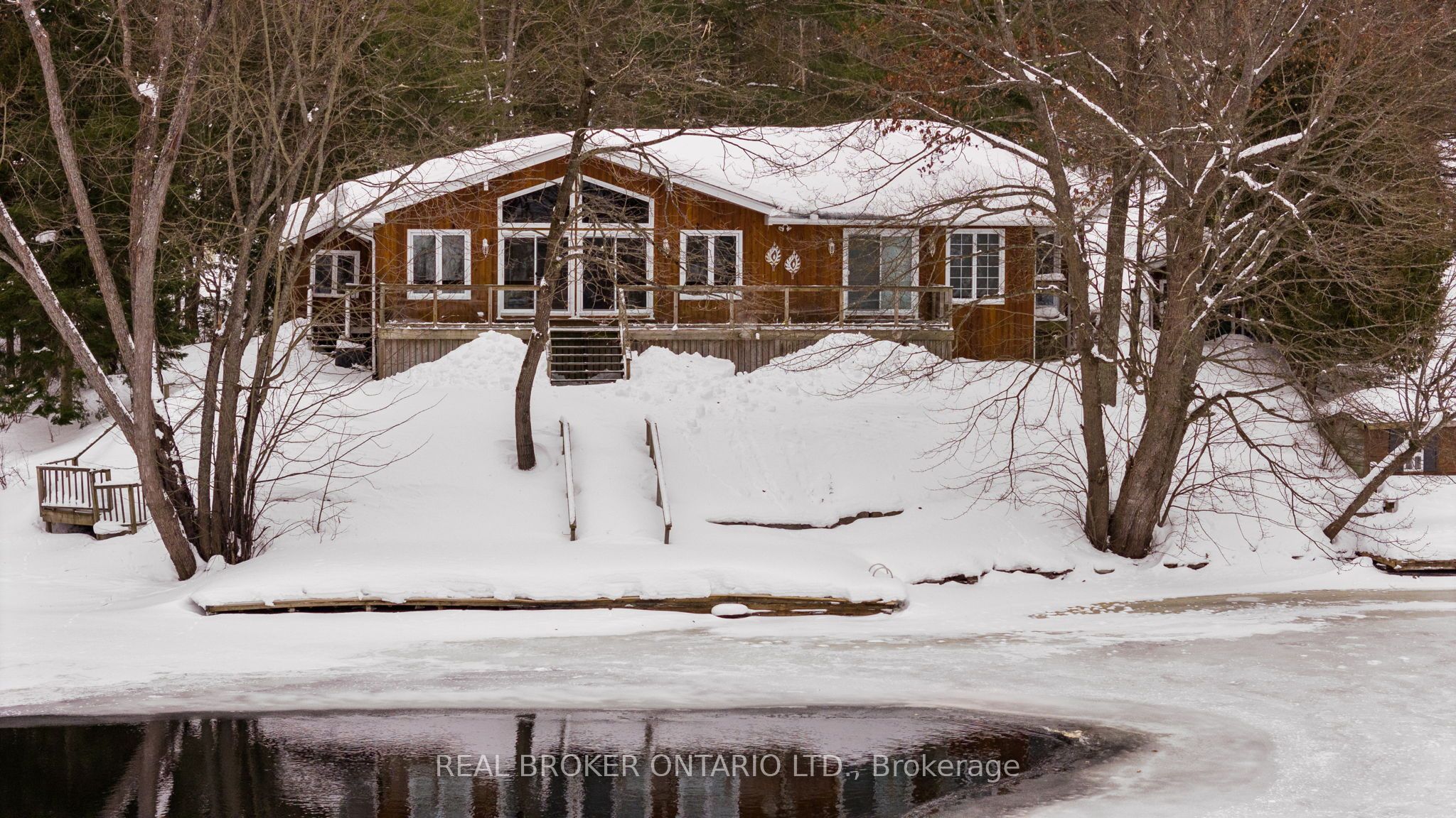 1093 Laidlaw Avenue Property Photo 1