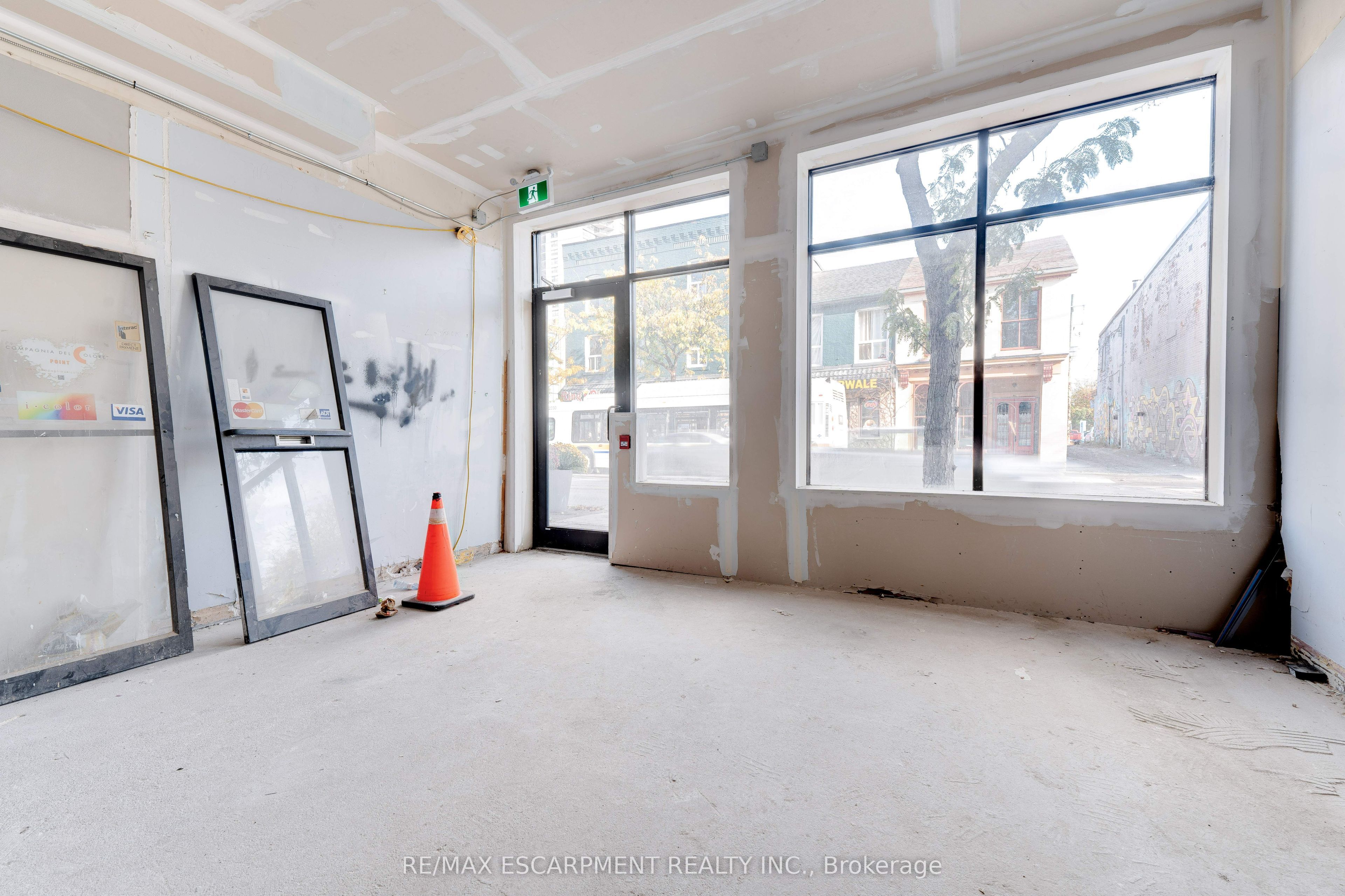 90 John Street Property Photo 7