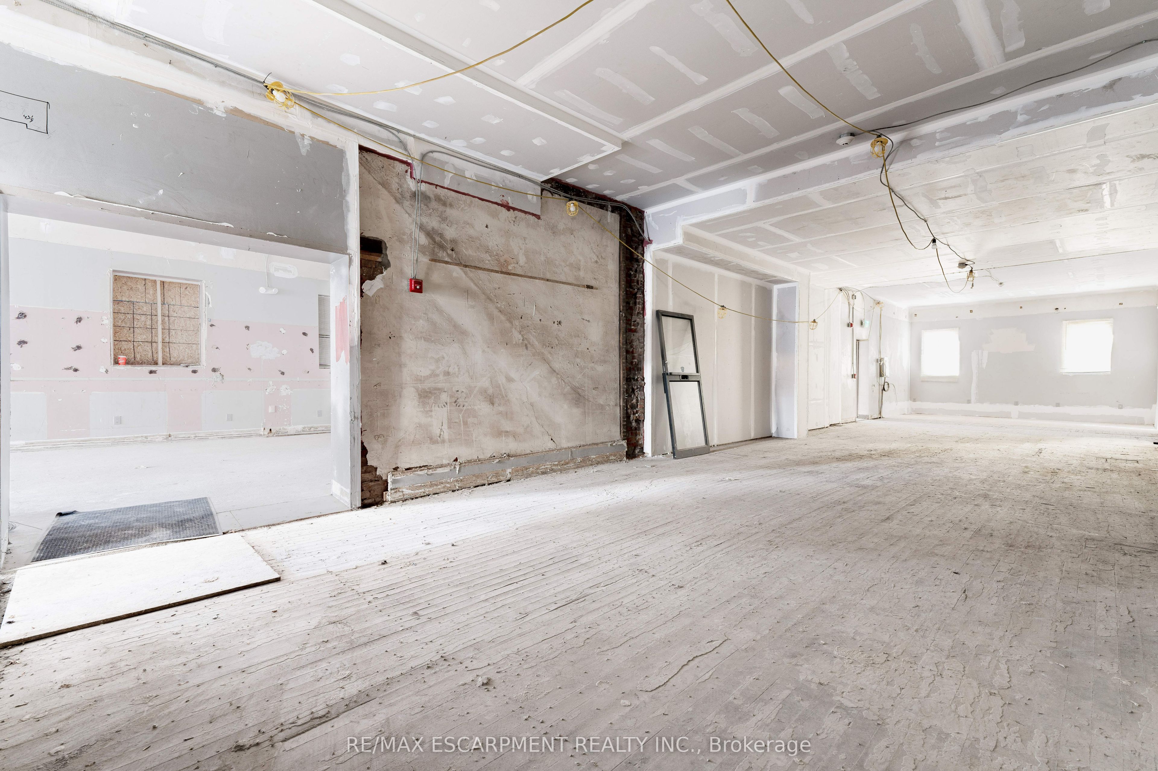 90 John Street Property Photo 13