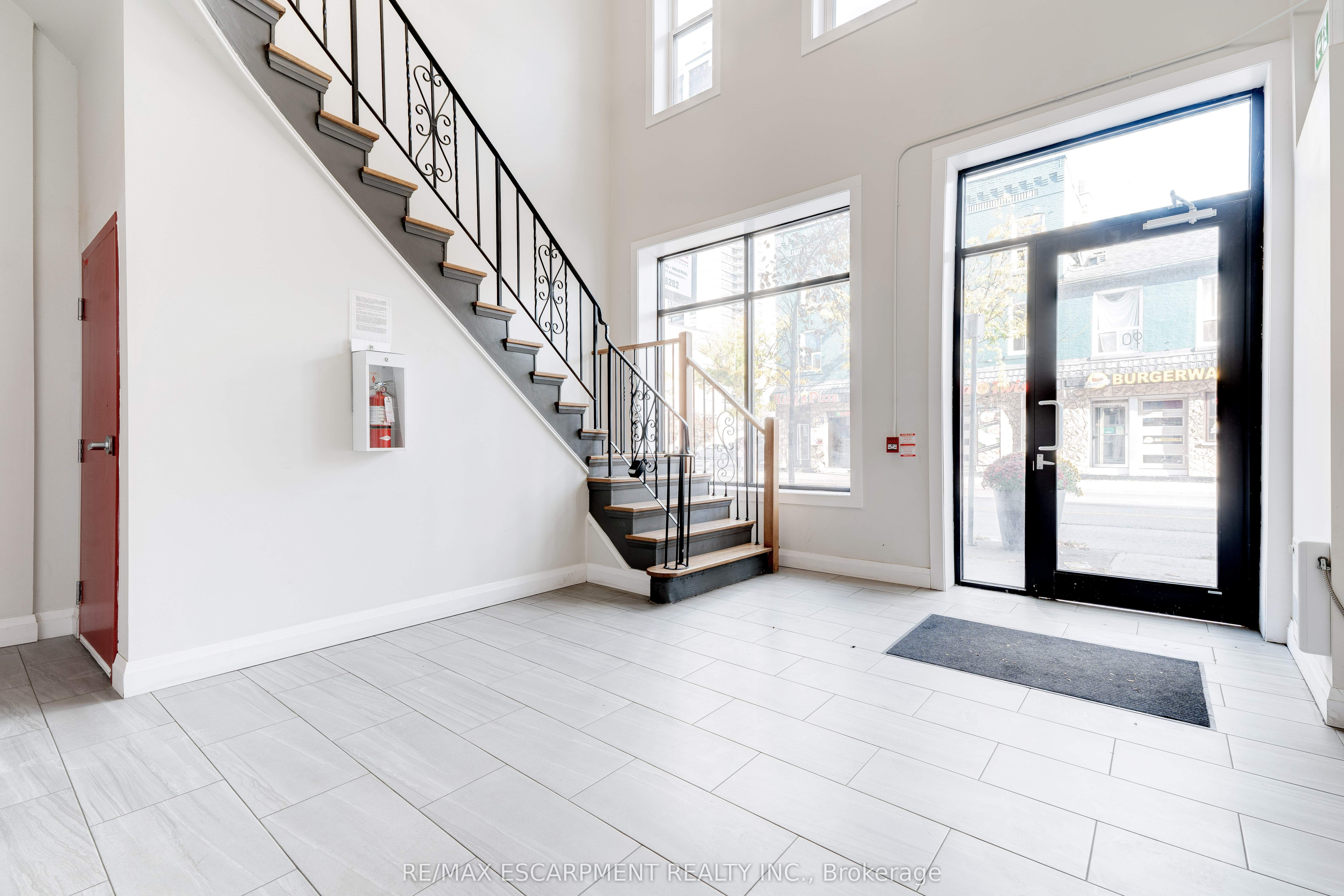 90 John Street Property Photo 14