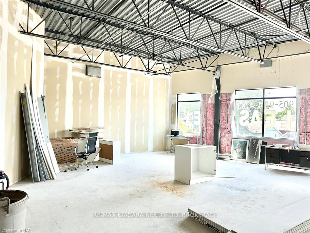 #206 - 359 Carlton Street Property Photo 5