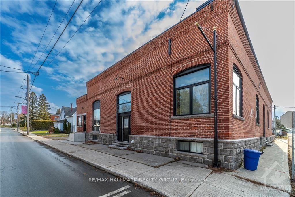 #2 - 54 Labrosse Street Property Photo 2