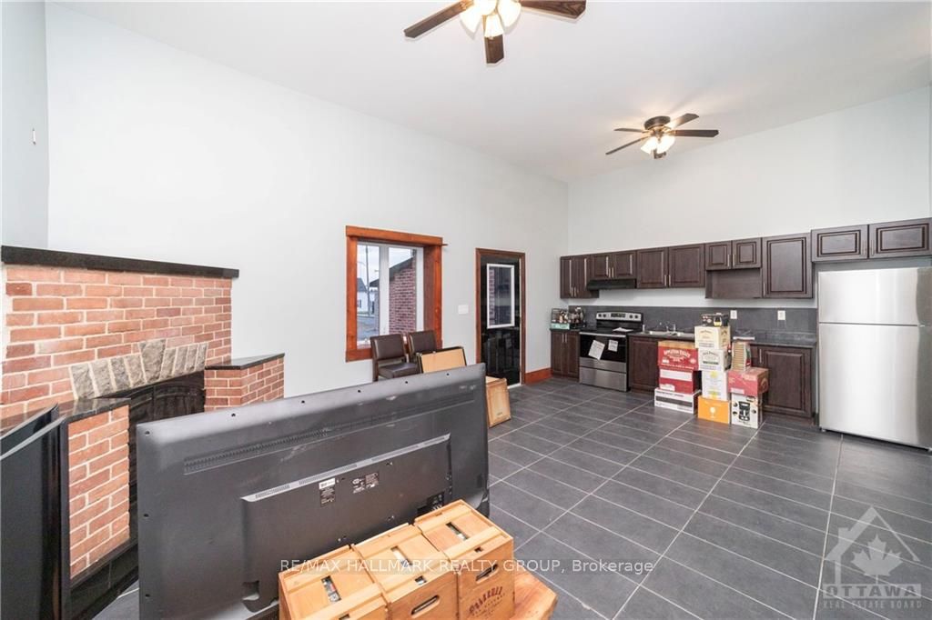 #2 - 54 Labrosse Street Property Photo 7