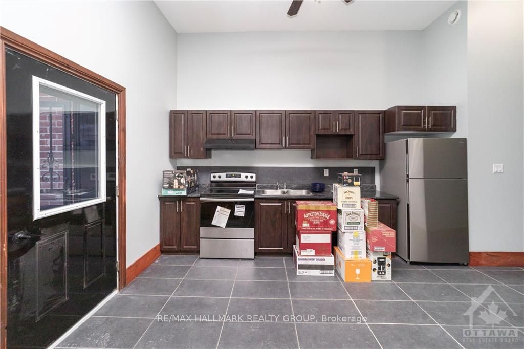 #2 - 54 Labrosse Street Property Photo 8