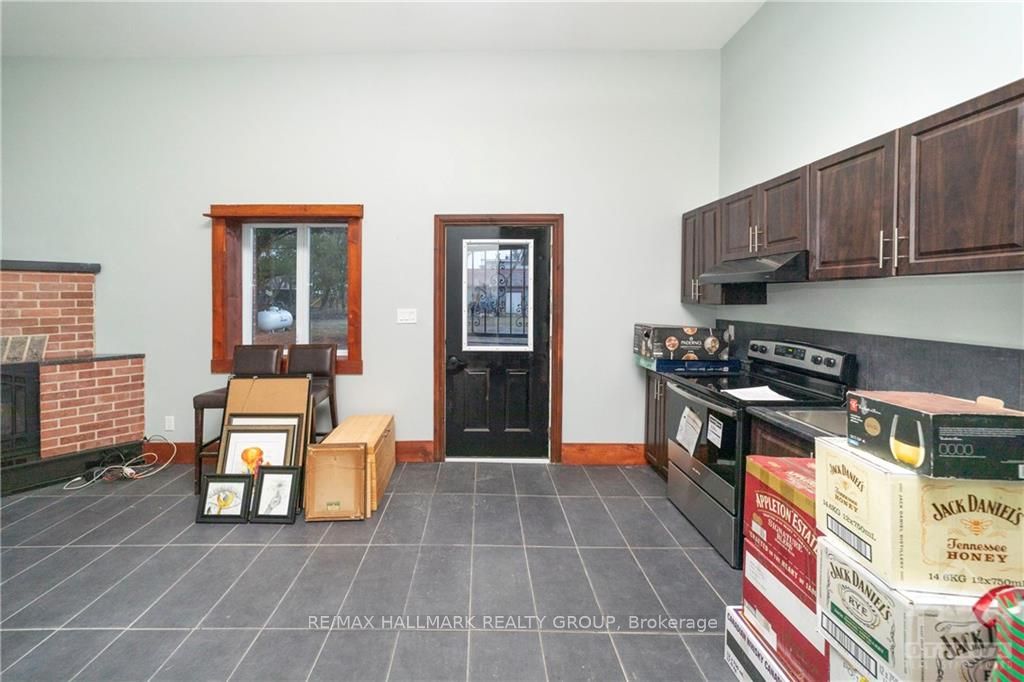#2 - 54 Labrosse Street Property Photo 11