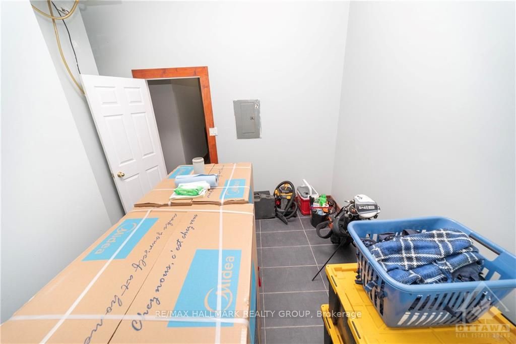 #2 - 54 Labrosse Street Property Photo 13