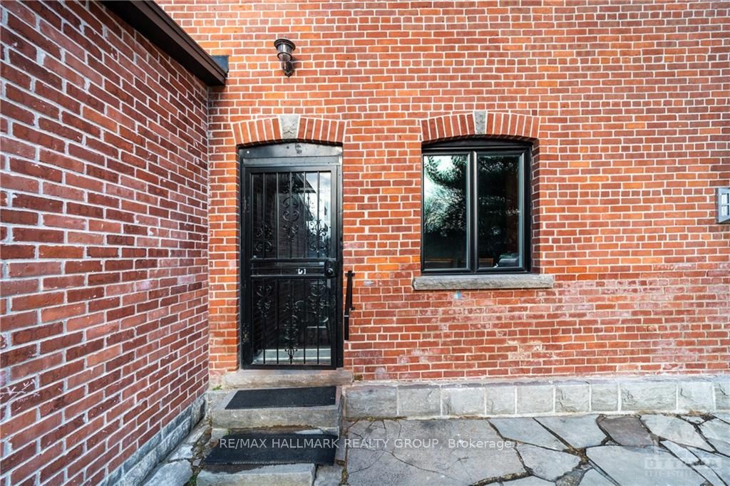 #2 - 54 Labrosse Street Property Photo 21