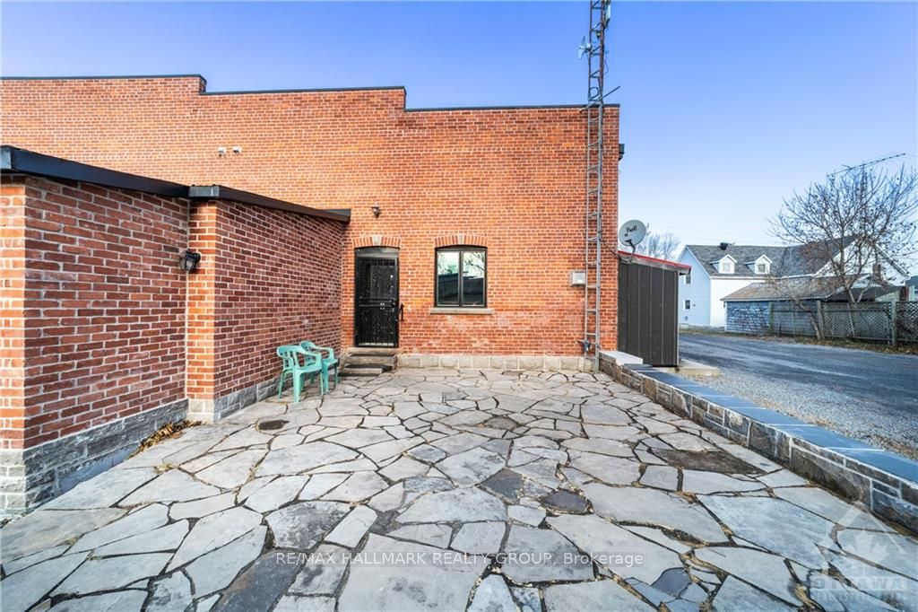 #2 - 54 Labrosse Street Property Photo 23