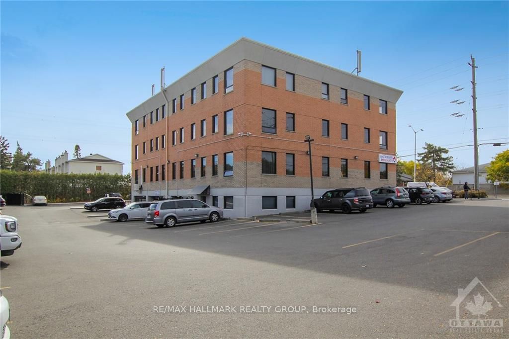 1637 Woodroffe Ave Property Photo 19