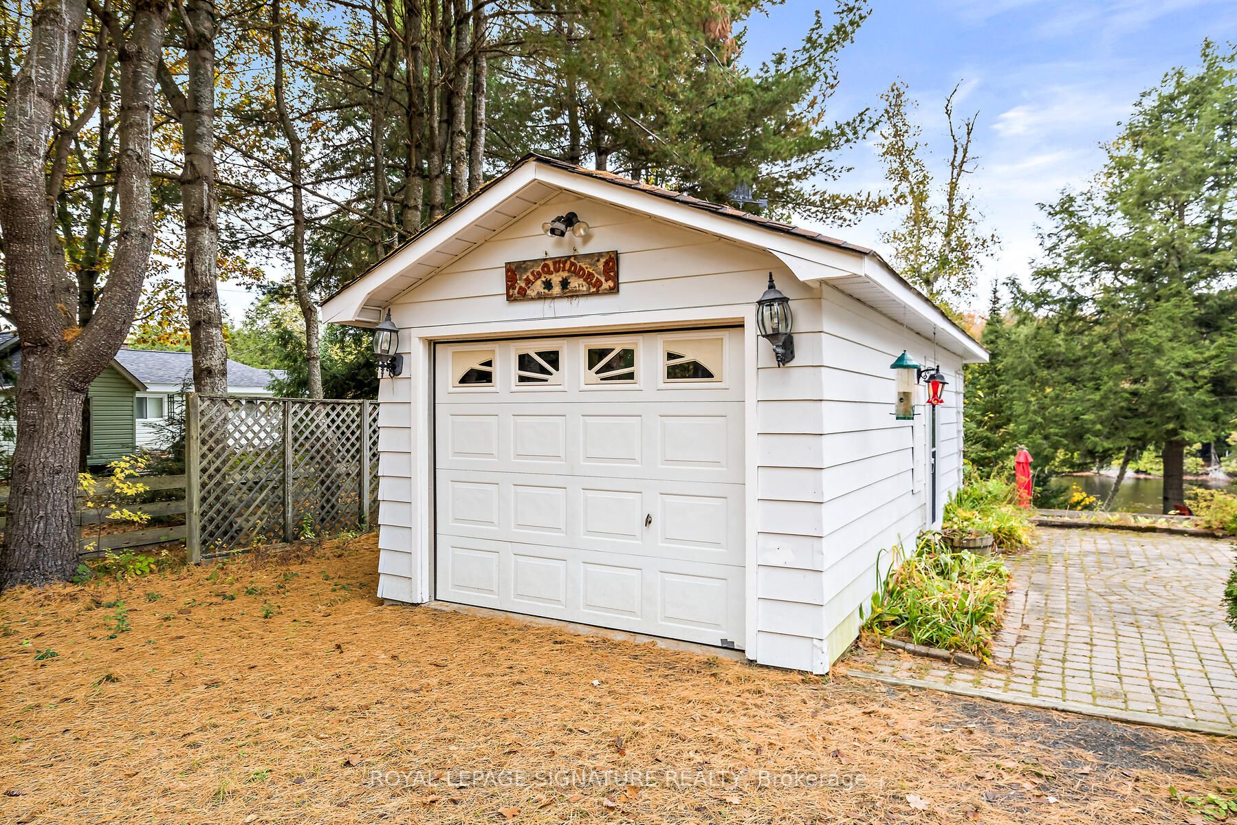 1047 Lagoon Road Property Photo 4