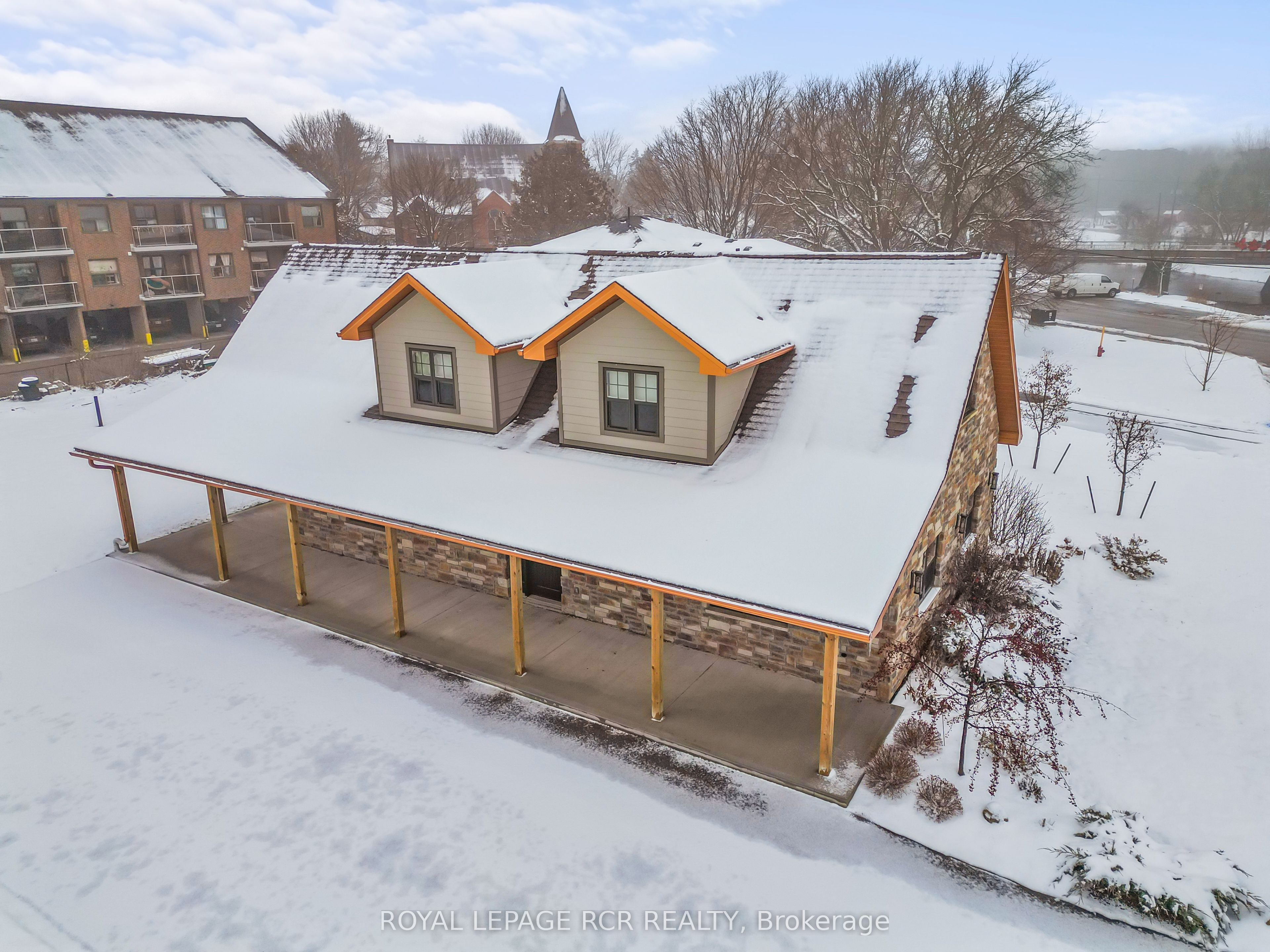10 William Street Property Photo 1