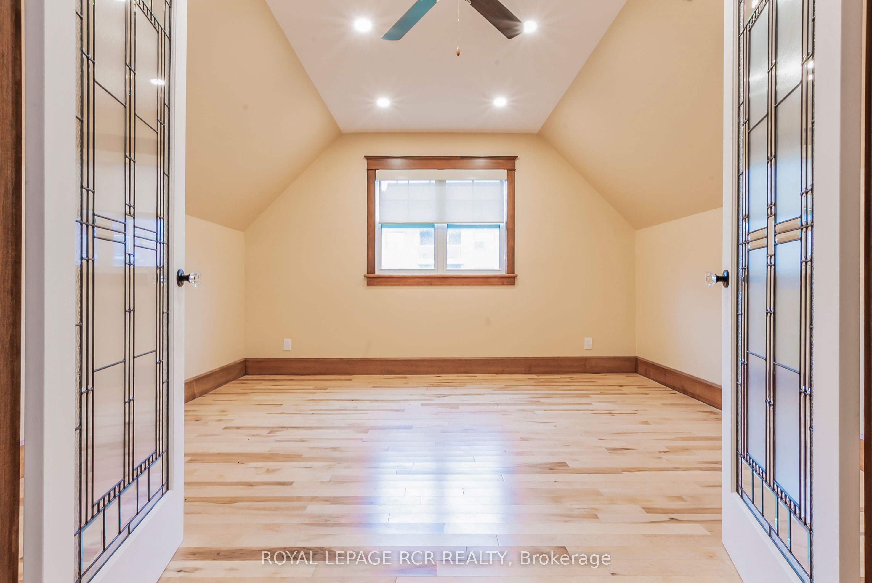 10 William Street Property Photo 18