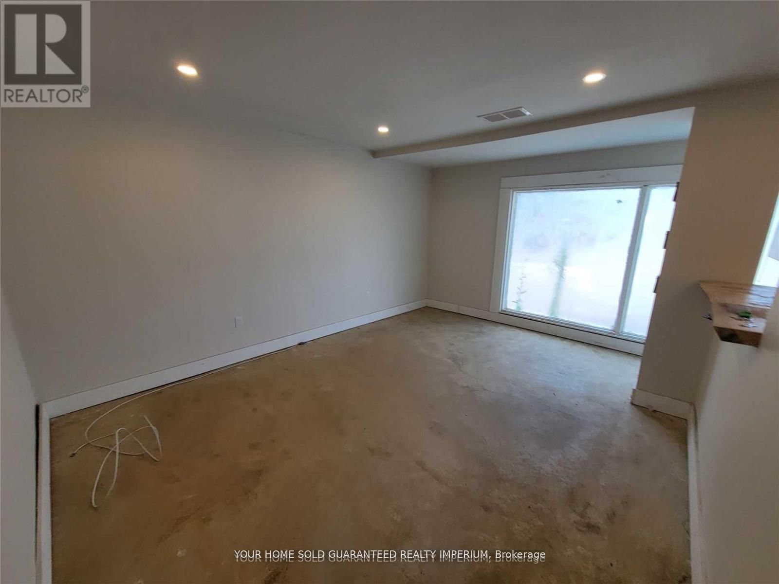 103 Queen St Property Photo 7
