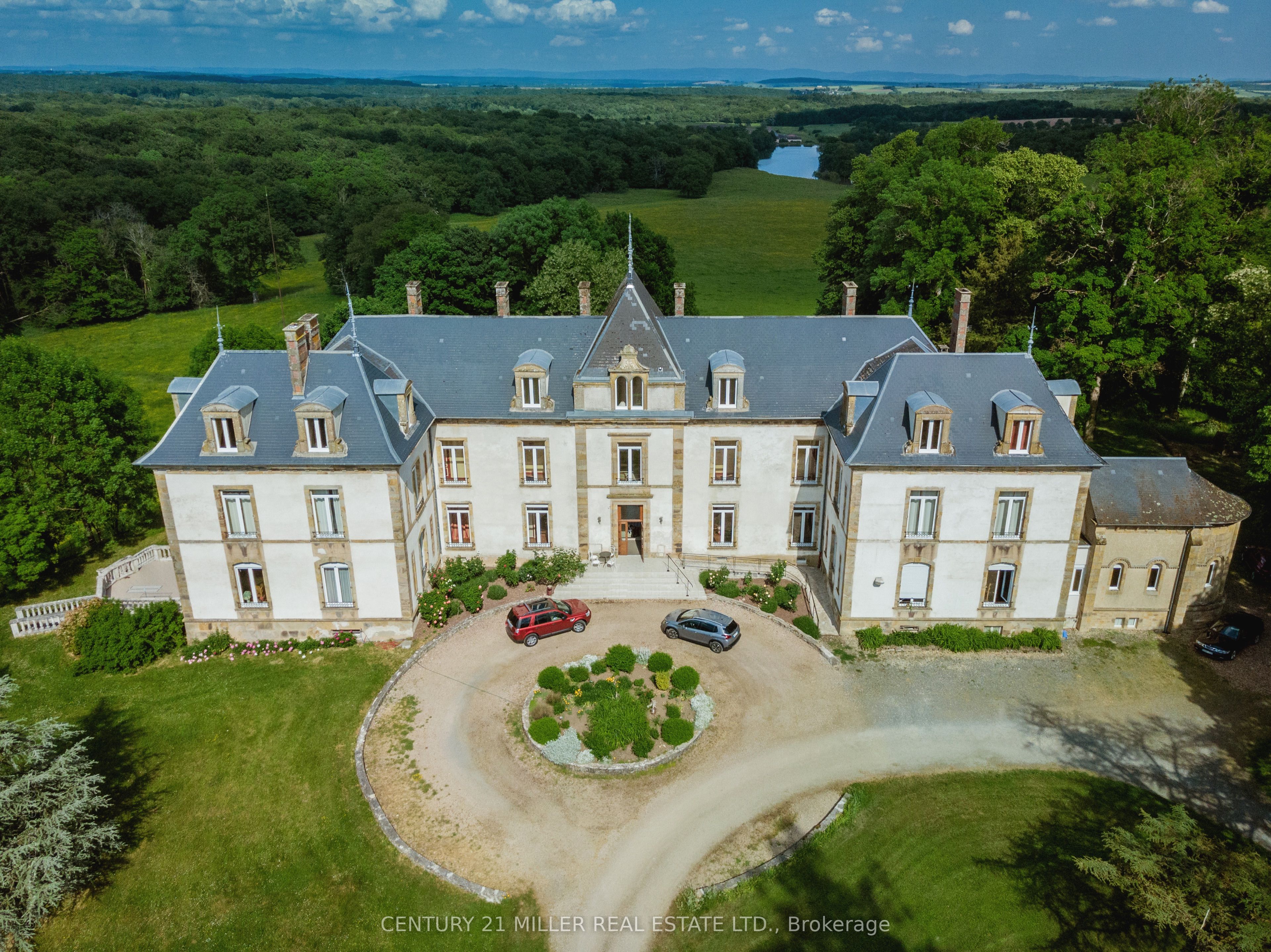 58720 Chateau Du Chene Property Photo 2