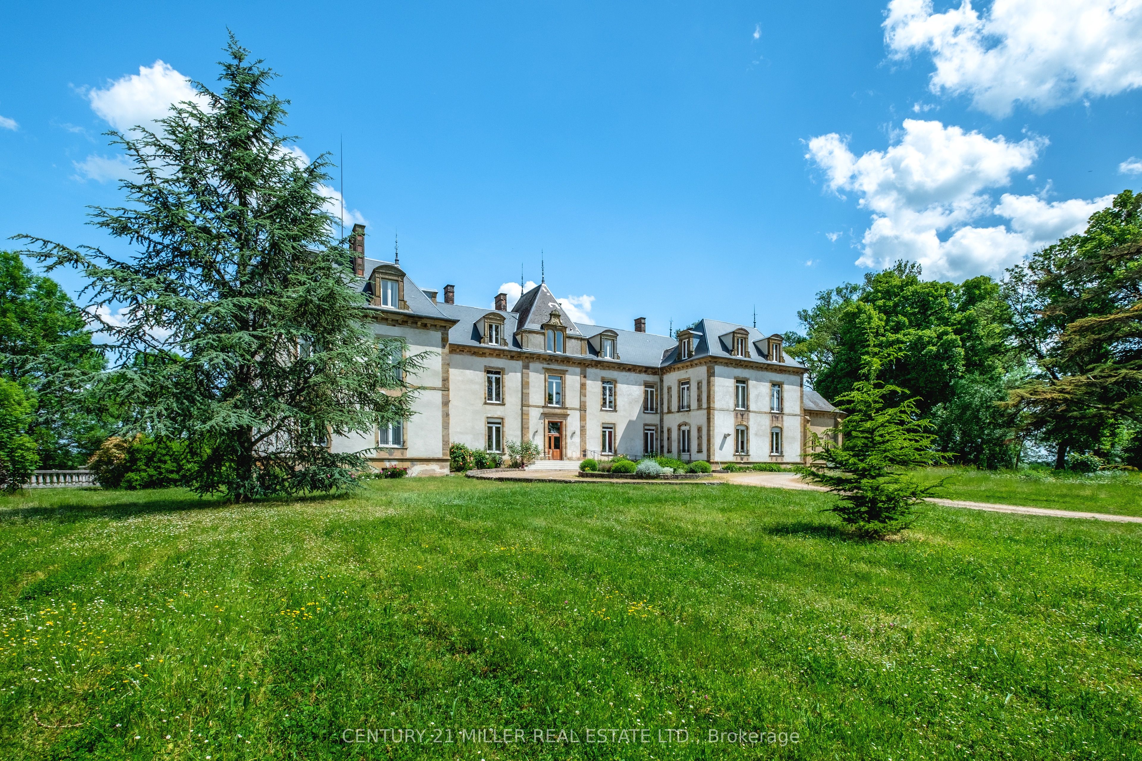 58720 Chateau Du Chene Property Photo 3